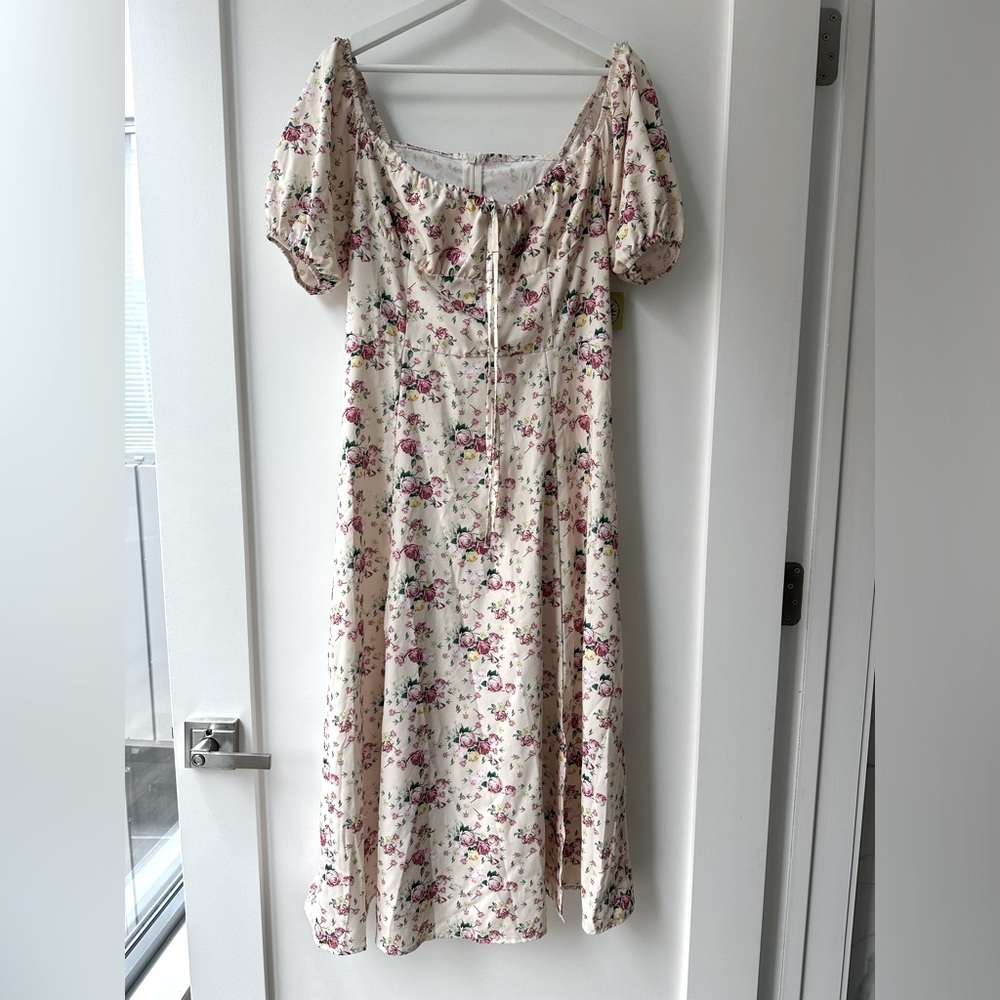 **SOLD*Mid-length floral Summer dress perfect for work, brunch, or any occasion.